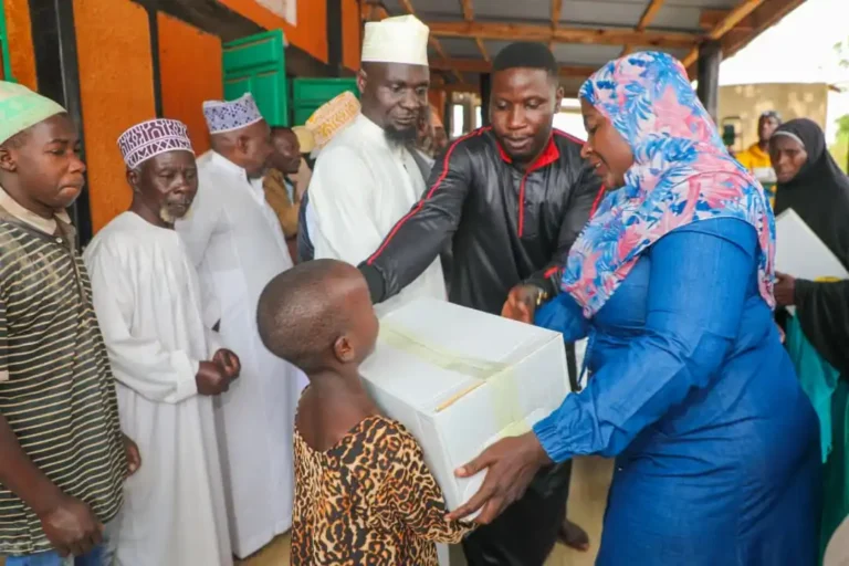 GENEROUS HADIJJAH NAMYALO EXTENDS FOOD RELIEF  TO VULNERABLE COMMUNITY   