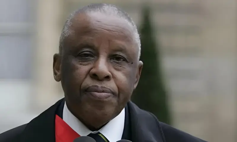 BOTSWANA EX PRESIDENT DIES AT 86