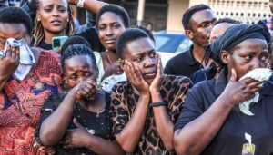 THOUSANDS MOURN KING OYO